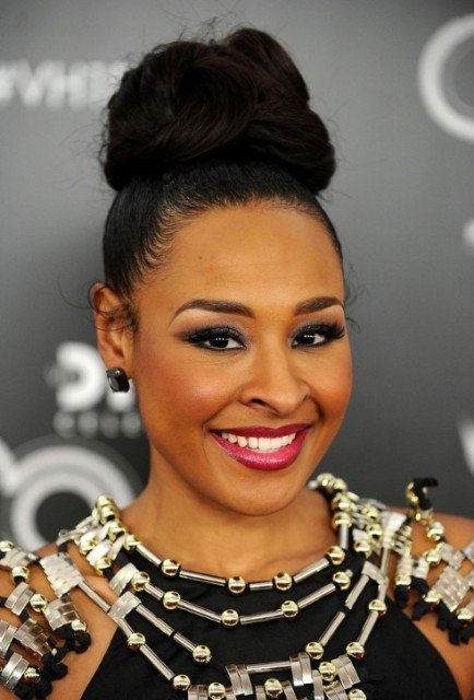 bun-hairstyles-for-black-women